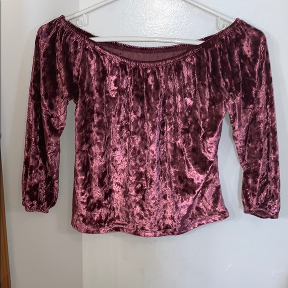 RED VELVET HOLLISTER OFF THE SHOULDER TOP - Picture 1 of 3